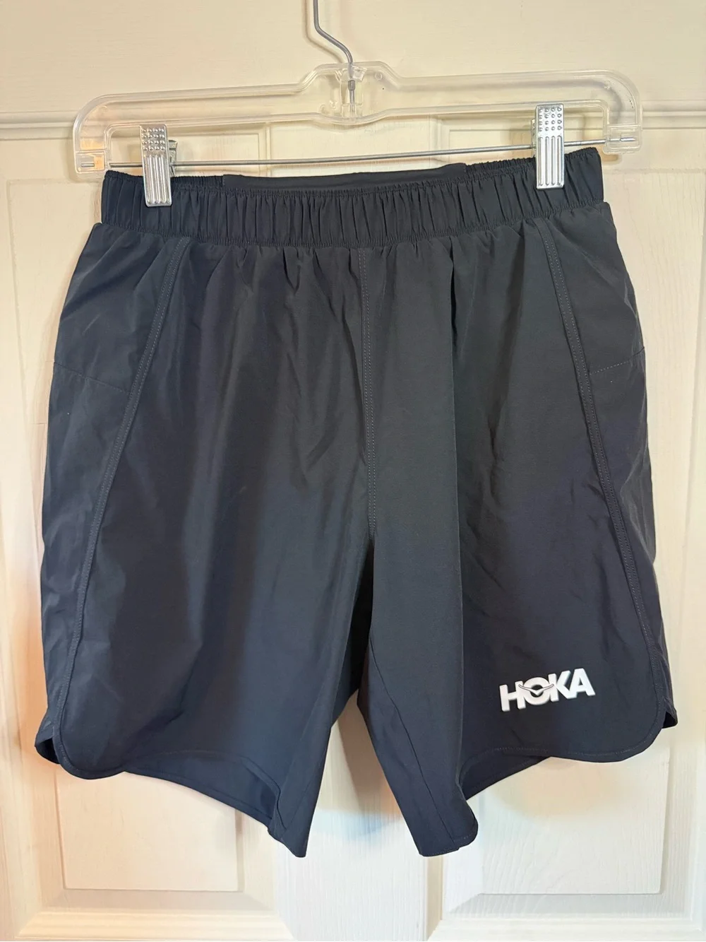 Hoka One One Men's Black performance Woven 7” Short Size Small NEW!
